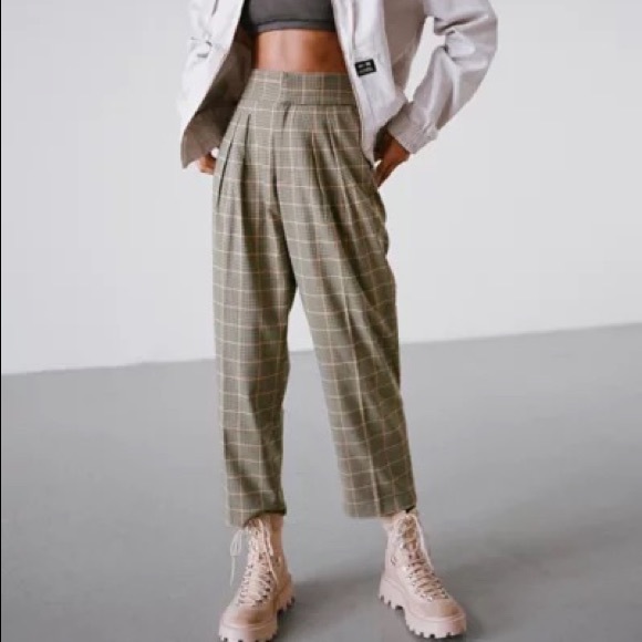 Urban Outfitters Pants - Urban Outfitters Paige Pleated Cropped Trouser Pant